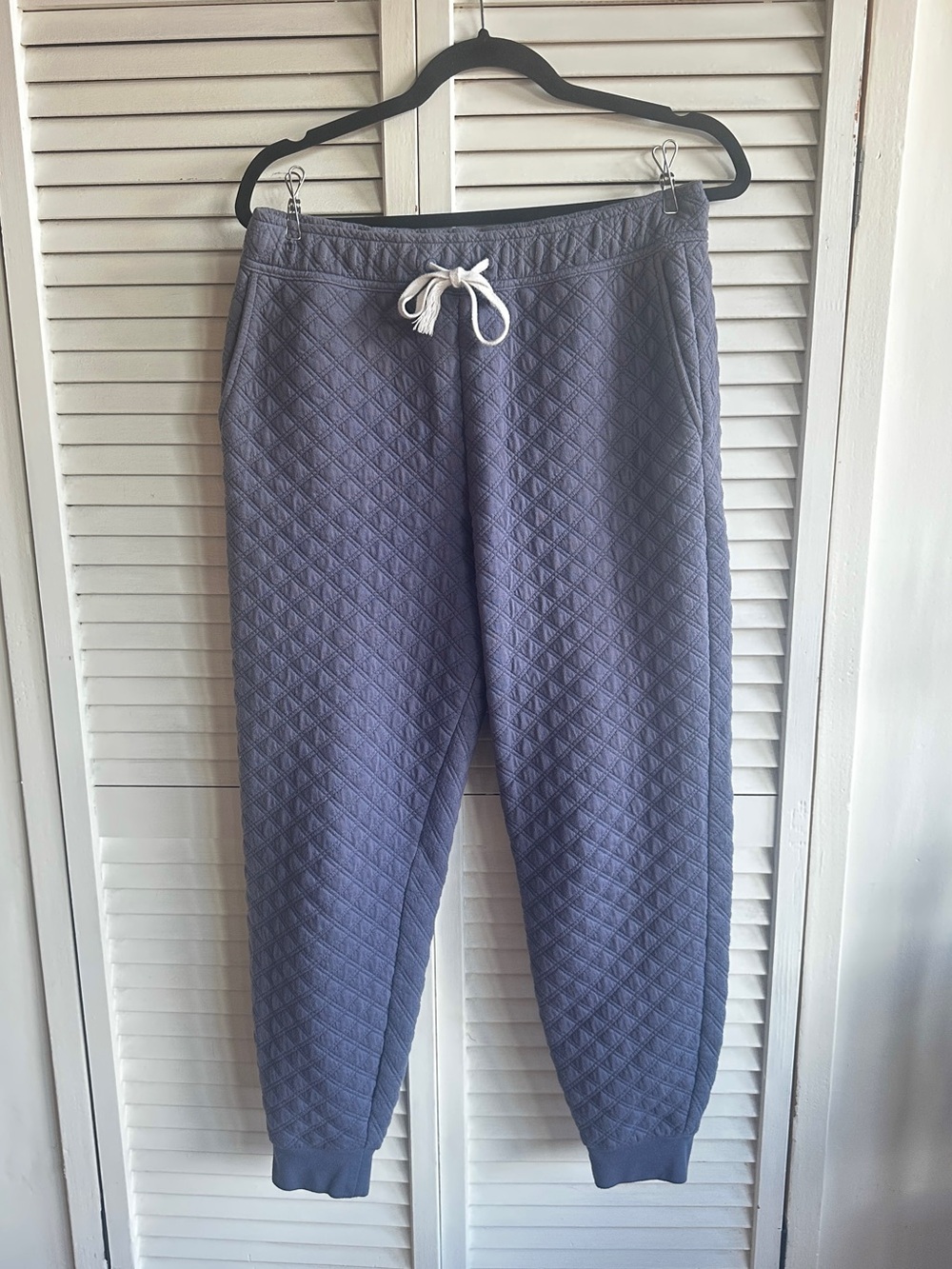 Madewell Quilted Jogger Sweatpants in Slate Blue